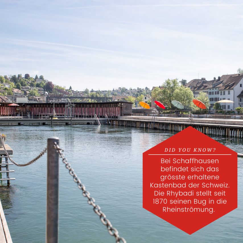 Bild von der Rhybadi in Schaffhausen mit einem Fakt zum grössten erhaltenen Kastenbad der Schweiz.