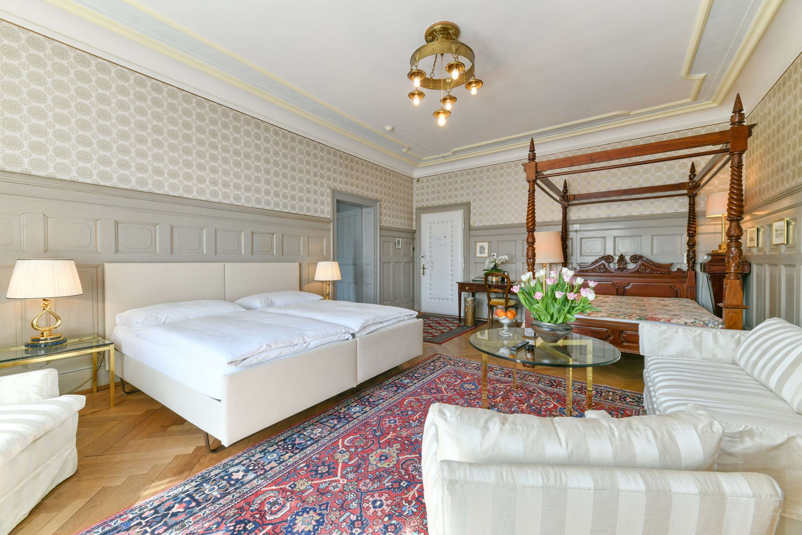 Hotelzimmer im Hotel Parkvilla Schaffhausen mit zwei Doppelbetten
