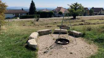 Grillstelle im Dorf