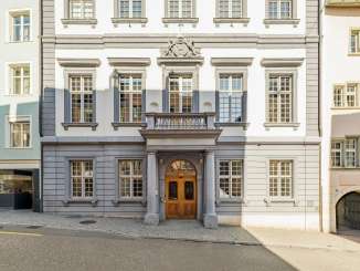 Hausfassade des Tailormade Hotel RÜDEN Schaffhausen.