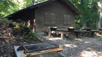 Wegenbachhütte mit Grillstelle
