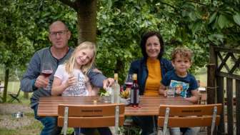 Der Lindenhof - ein lebendiger Betrieb Der Lindenhof - ein lebendiger Betrieb