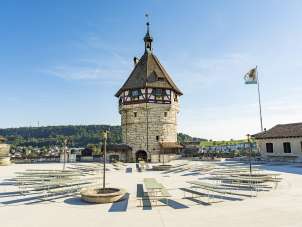 Munotzinne Blick von der Munotzinne auf den Turm mit Munotgläggli.