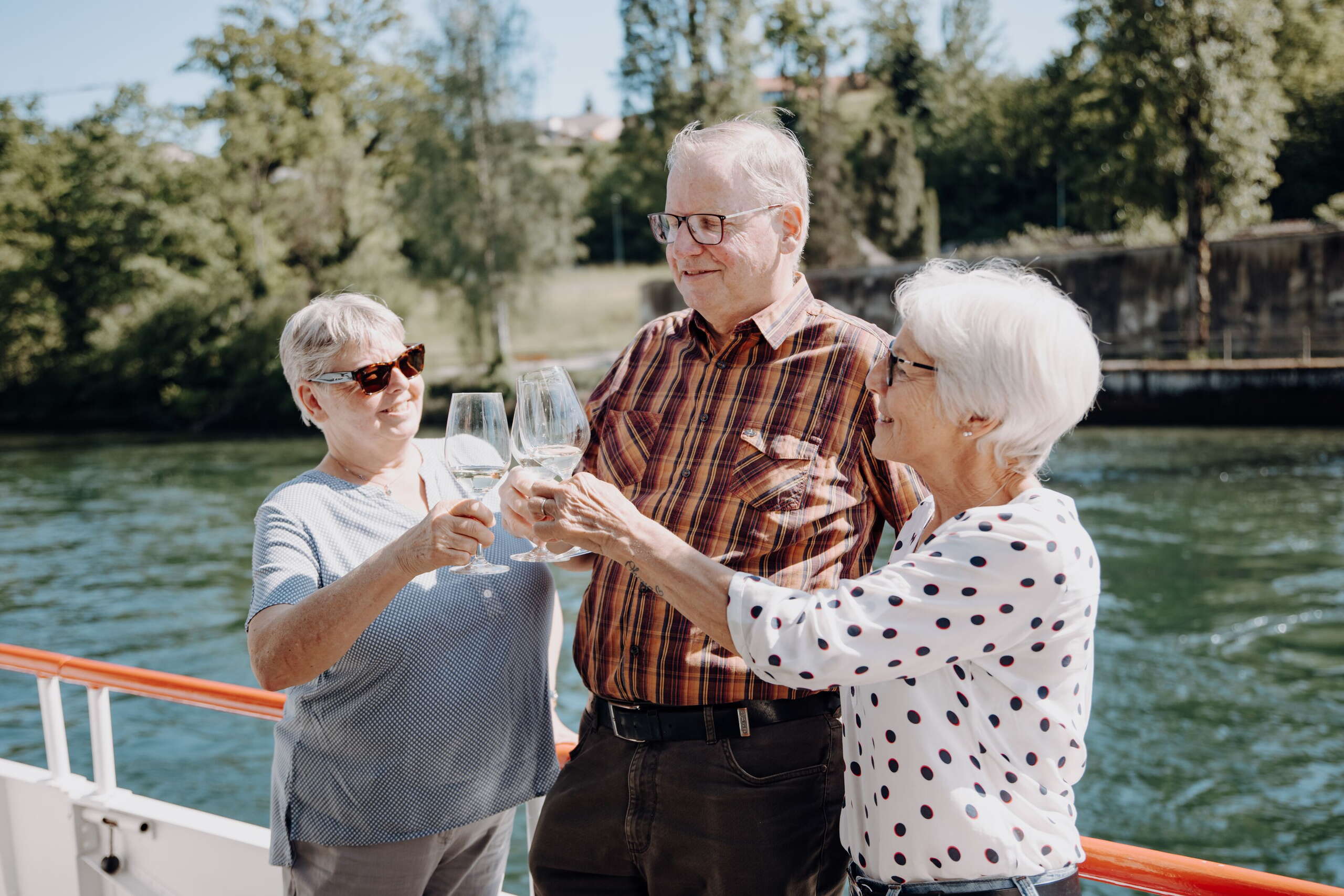 degustieren, Wein, degustation, Frühjahr, Frühsommer, Rhein, Mai, Frühling, Schifffahrt, Wii-Schiff, URh