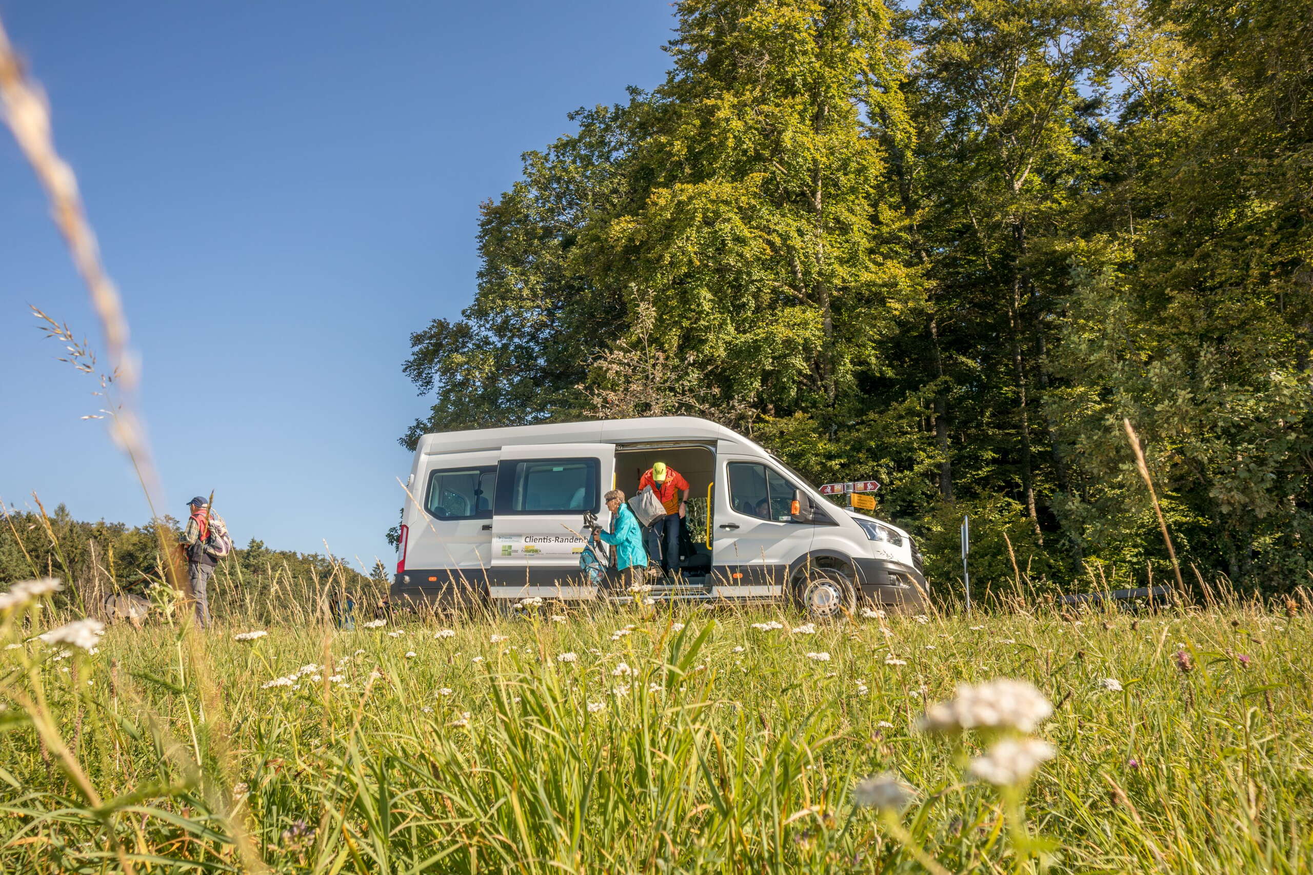 Kreuzweg, Wandern, Clients, Randenbus, Randen, Wanderer, Hund, Spätsommer, September, Hemmental, Herbst