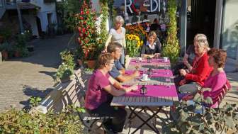 Familie Rüedi Weinbau mit Weinstube