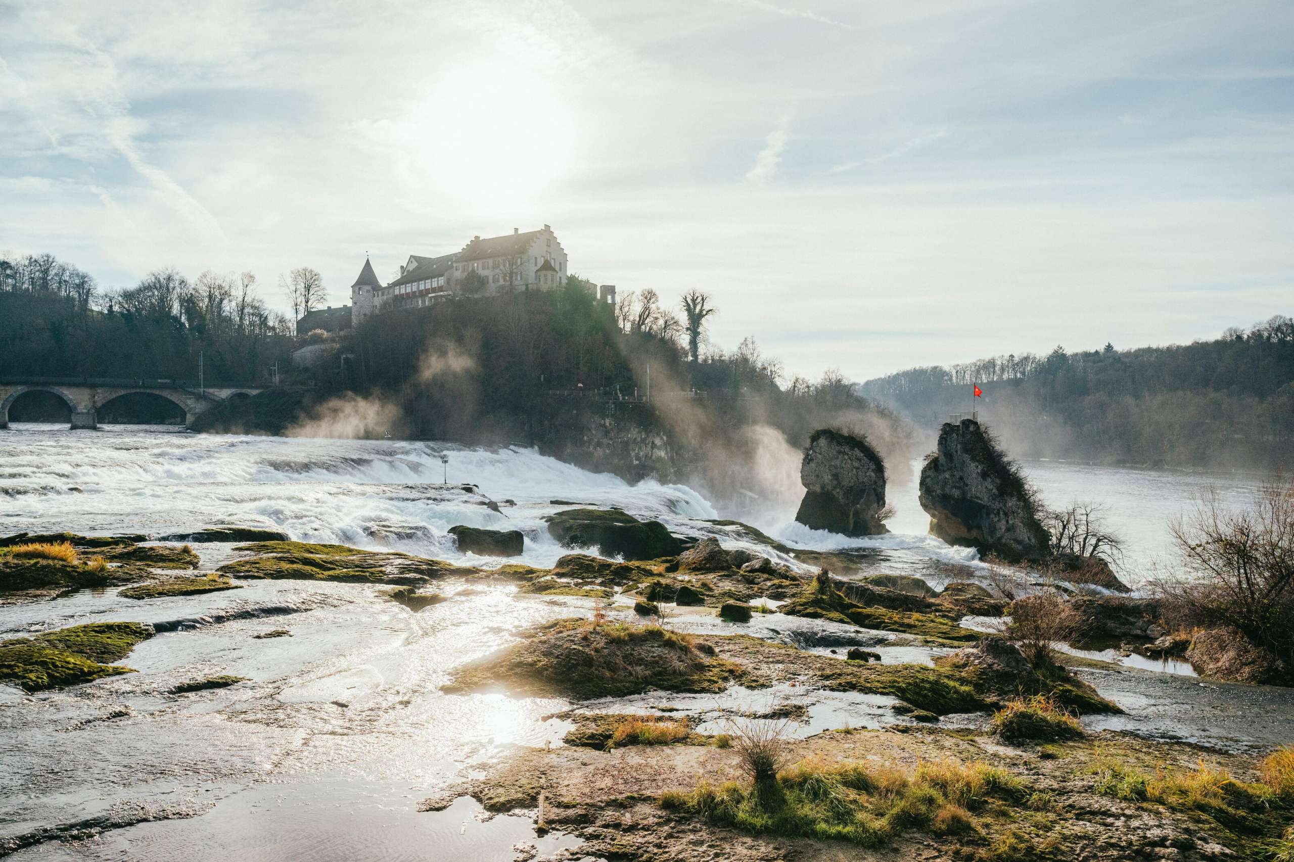 Neuhausen am Rheinfall, Rheinfall, Winter, Wasserfall, Schloss Laufen, Dezember